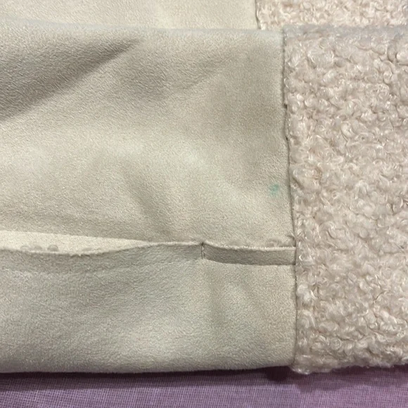 Quebec Sherpa Vest - Picture 11 of 16